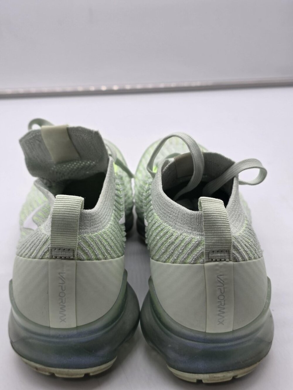 Nike Air VaporMax Flyknit 2 Shoes Womens 9 Green Jade Aura Sneakers AJ6910-300 - Picture 6 of 10